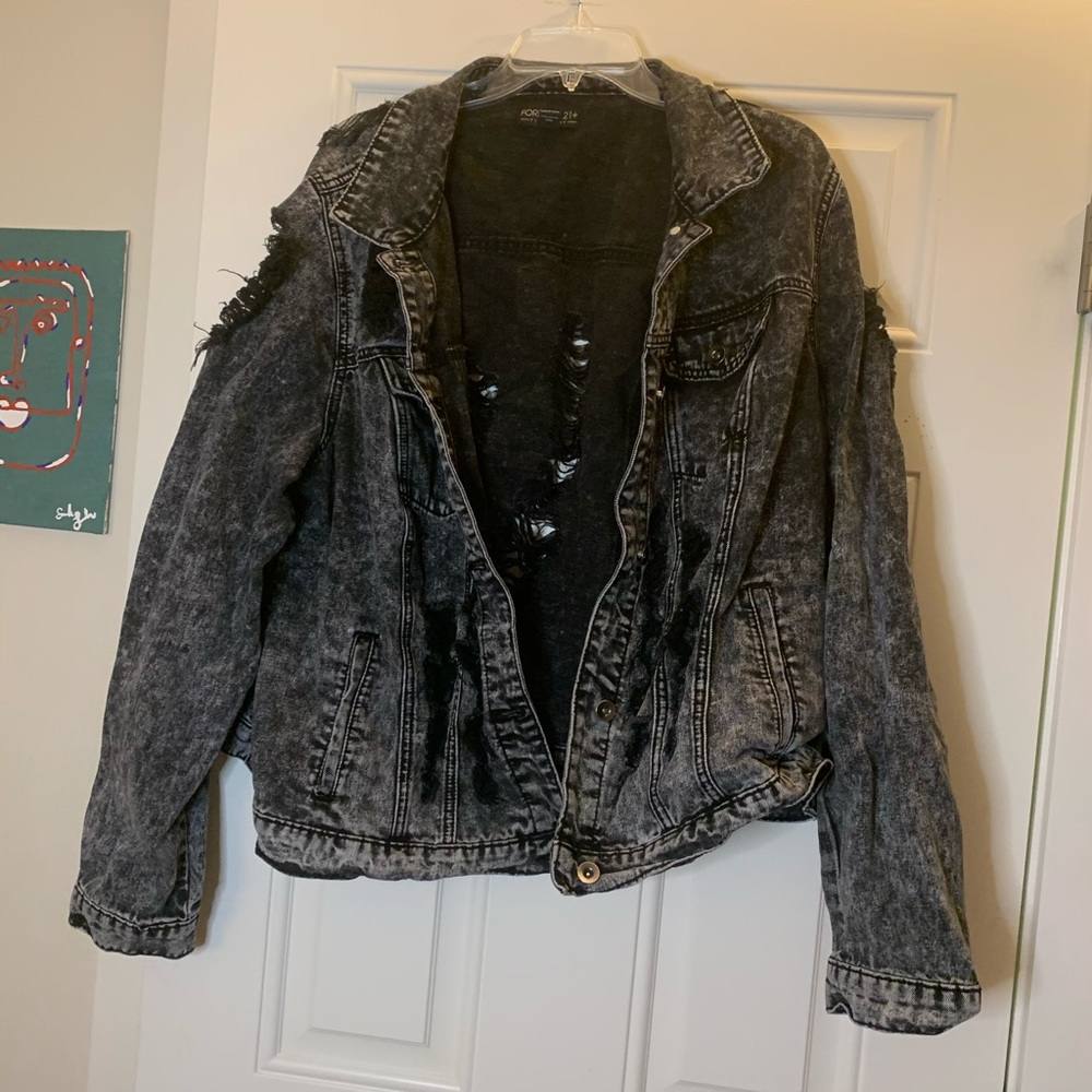 DISTRESSED B&W Jean Jacket